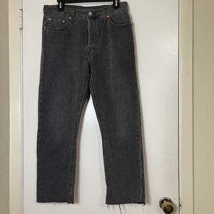 LEVIS HIGH WAIST BLACK WASH CROPPED RAW HEM JEANS SIZE 29 X 26